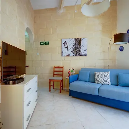 Traditional Maltese Townhouse, Roof Terrace And Views *