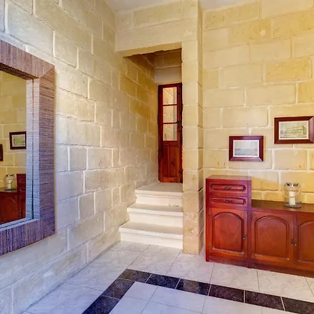 Apartment Traditional Maltese Townhouse, Roof Terrace And Views *