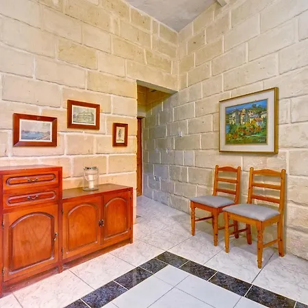Traditional Maltese Townhouse, Roof Terrace And Views Senglea