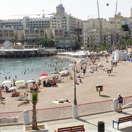 Traditional Maltese Townhouse, Roof Terrace And Views Senglea