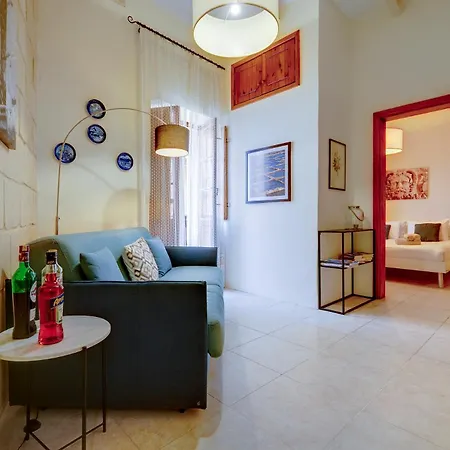 Cosy Maltese Townhouse Roof Terrace And Views בית נופש *